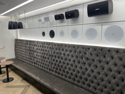 BOSE 業務用 スピーカー展示室